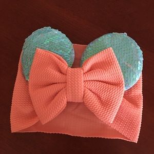 Disney headwrap brand new . Peach color